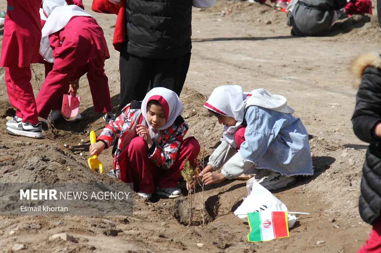 درختکاری میلیونی؛ ۱۰٬۰۰۰٬۰۰۰ نفس تازه!